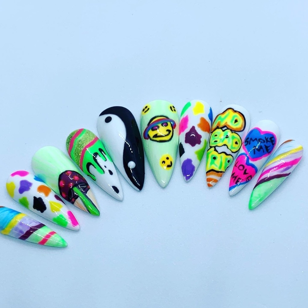 No Bad Trip🌈 ☯️Press On Nails
